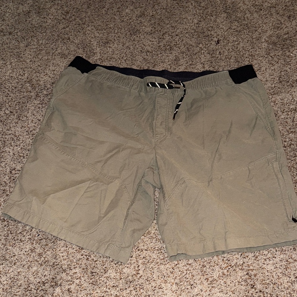 Casual Olive Khaki Shorts